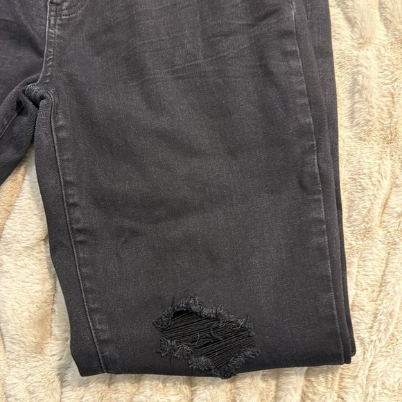 Black Judy blue distressed jeans - Picture 4 of 7